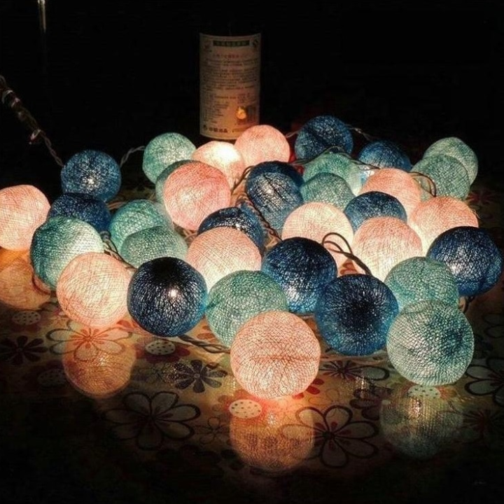 Bubbly Light Balls